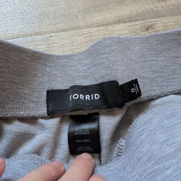 Torrid Capri Pants Women Size 0 (12 L) Gray - Picture 2 of 5